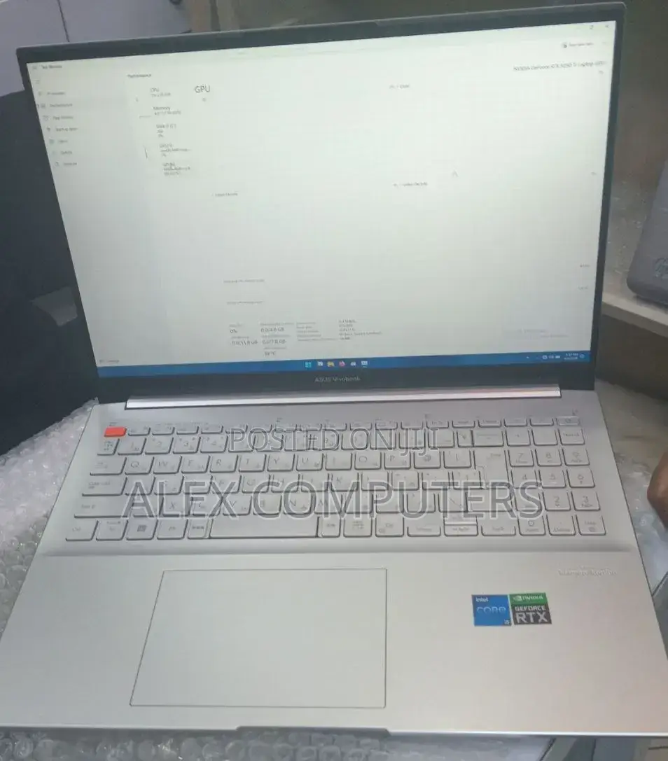 New Laptop Asus VivoBook 15 X505BA 16GB Intel Core i5 SSD 512GB