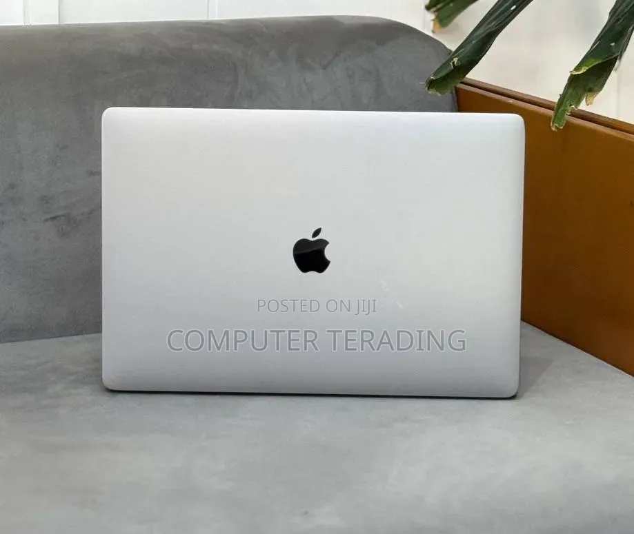 New Laptop Apple MacBook Pro 2019 32GB Intel Core i9 SSD 512GB