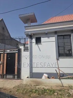 Furnished 5bdrm Apartment in Home, West Shewa for sale