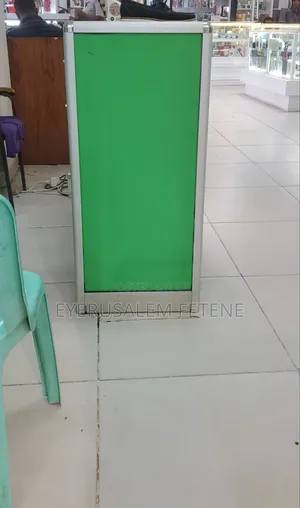 Cosmotics Display