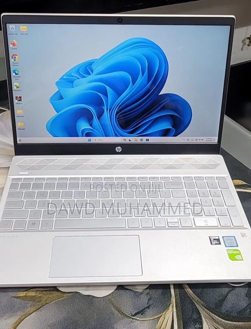 New Laptop HP Pavilion 15 8GB Intel Core i5 SSHD (Hybrid) 512GB
