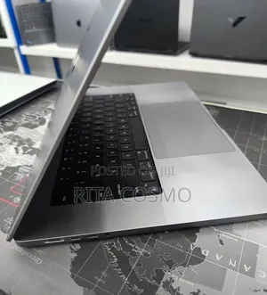 New Laptop Apple MacBook Pro 32GB Apple M1 Max SSD 1T