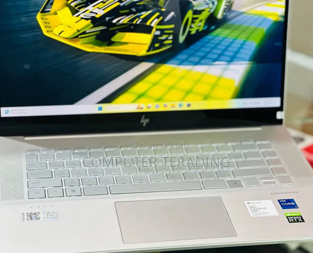 New Laptop HP Envy 15t 16GB Intel Core i7 SSD 1T