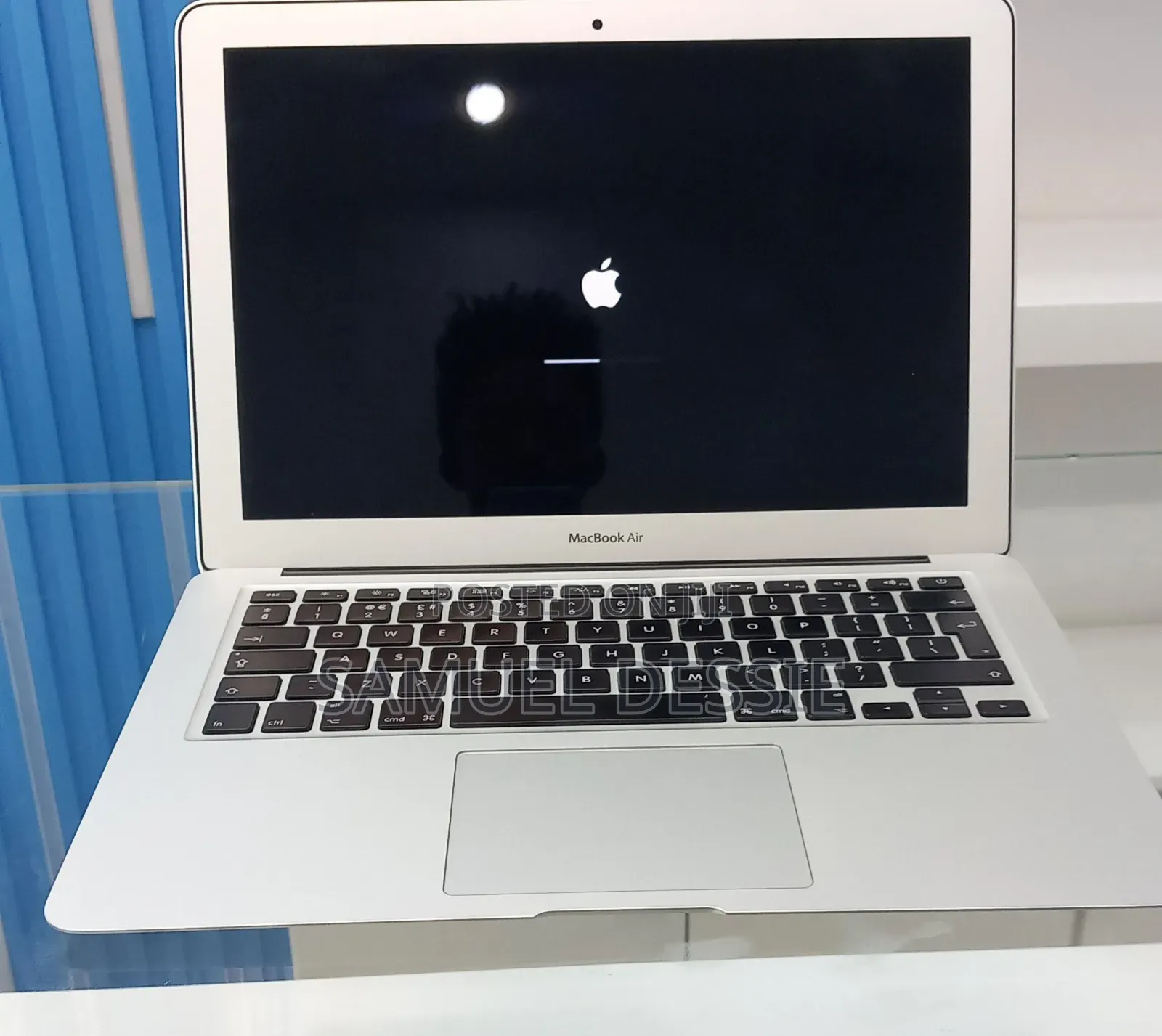 New Laptop Apple MacBook Air 2017 8GB Intel Core i5 SSD 128GB