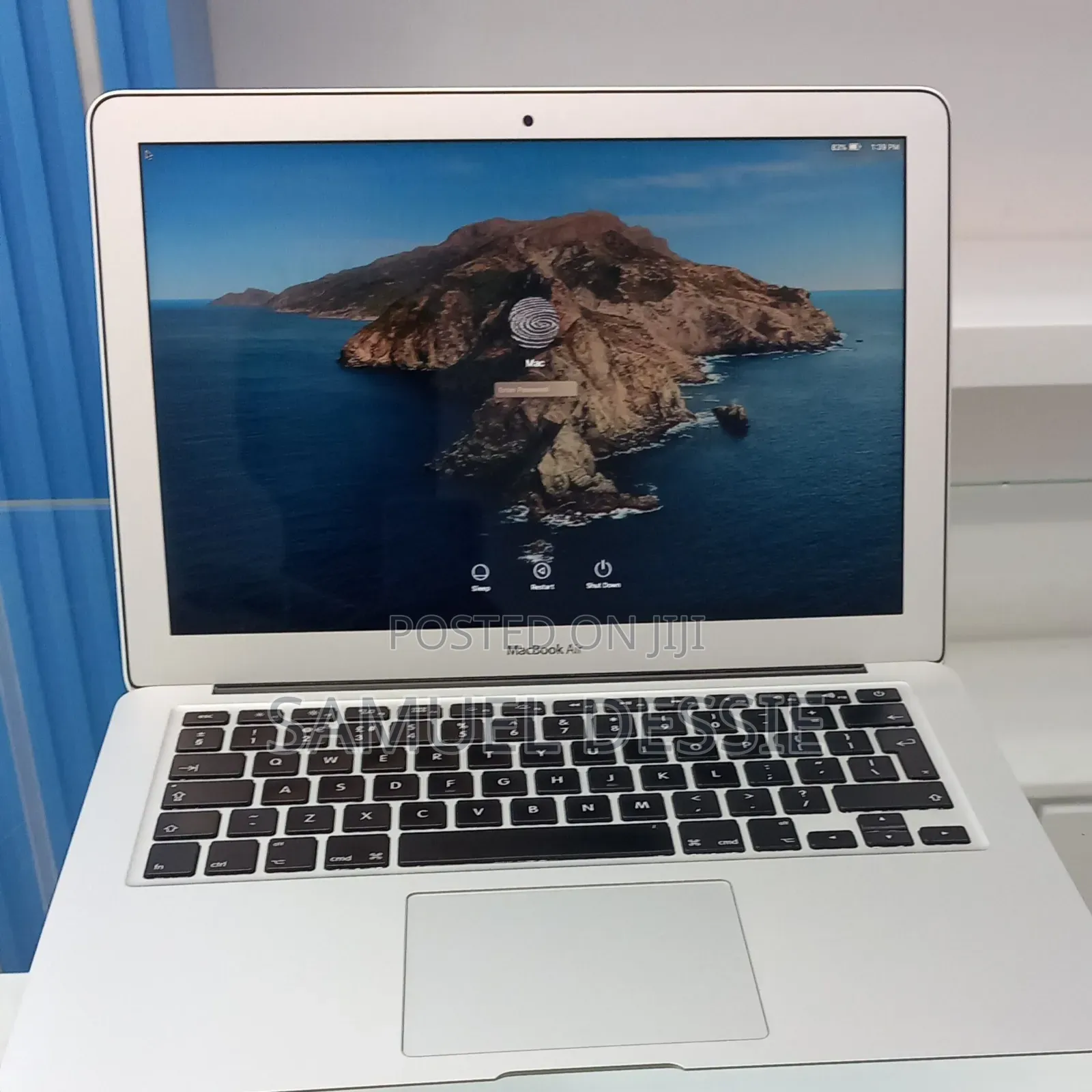 New Laptop Apple MacBook Air 2017 8GB Intel Core i5 SSD 128GB