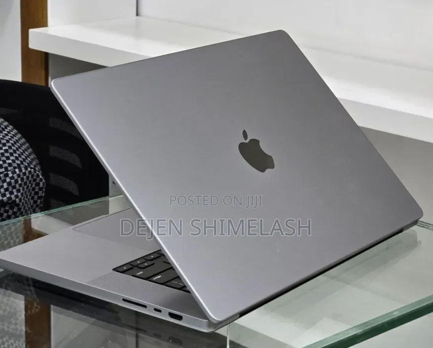 New Laptop Apple MacBook Pro 2021 M1 32GB Apple M1 Pro SSD 512GB