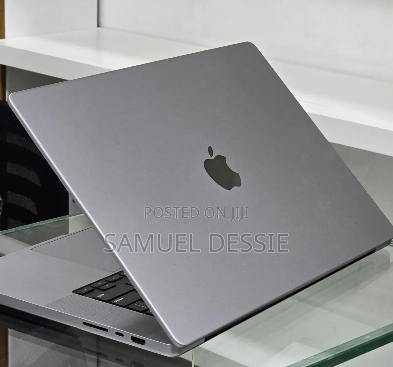 New Laptop Apple MacBook Pro 2021 M1 Max 32GB Apple M1 Max SSD 512GB