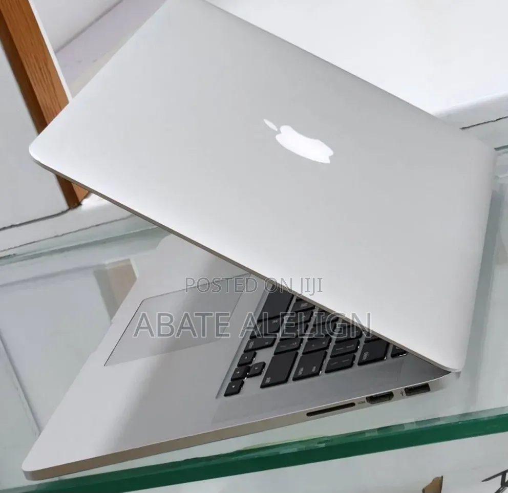 New Laptop Apple MacBook Pro 2015 16GB Intel Core i7 SSD 512GB