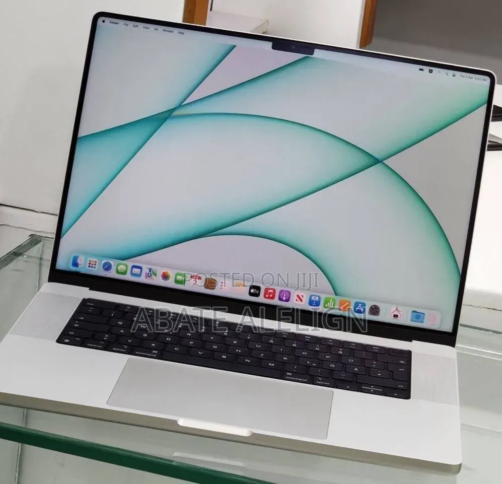 New Laptop Apple MacBook Pro 2015 16GB Intel Core i7 SSD 512GB