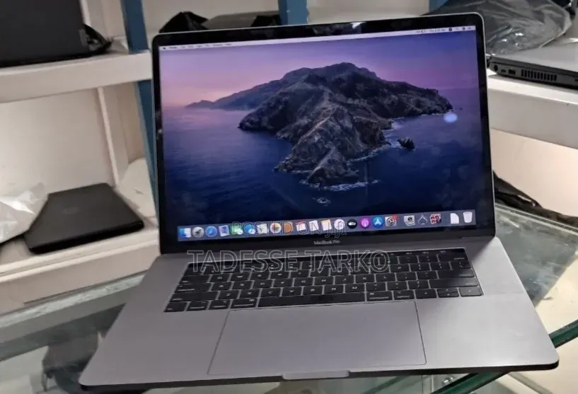 New Laptop Apple MacBook Pro 2019 32GB Intel Core i7 SSD 1T