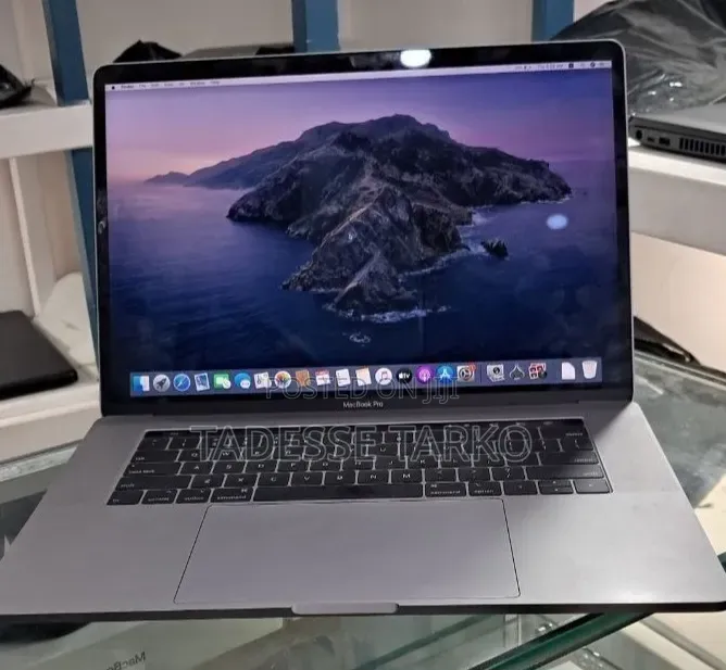 New Laptop Apple MacBook Pro 2019 32GB Intel Core i7 SSD 1T