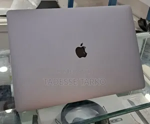 New Laptop Apple MacBook Pro 2019 32GB Intel Core i7 SSD 1T