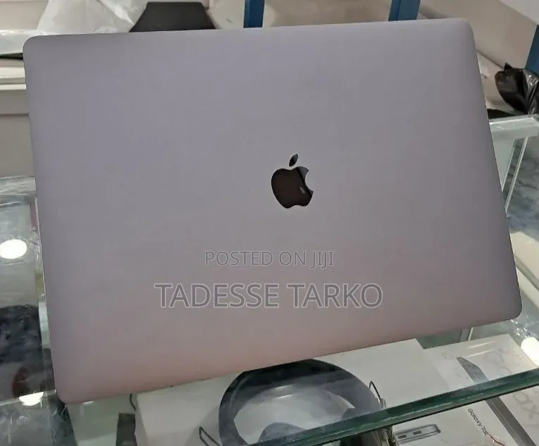New Laptop Apple MacBook Pro 2019 32GB Intel Core i7 SSD 1T
