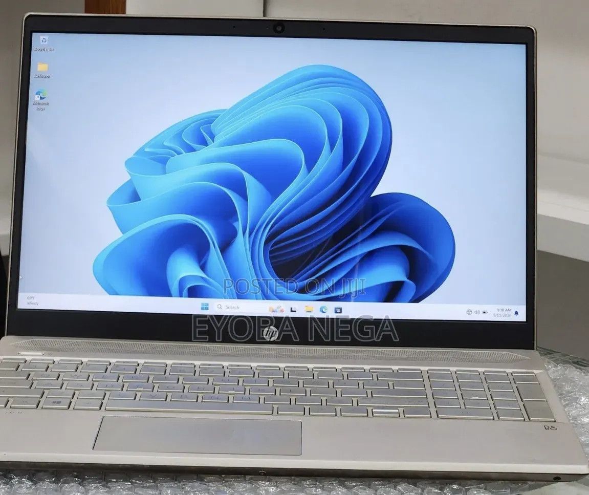 New Laptop HP Pavilion 15 8GB Intel Core i5 SSD 512GB