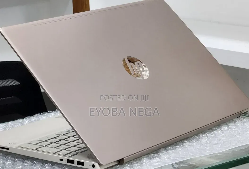 New Laptop HP Pavilion 15 8GB Intel Core i5 SSD 512GB
