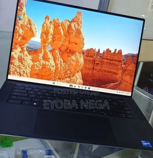New Laptop Dell Precision 15 3520 16GB Intel Core i7 SSD 512GB