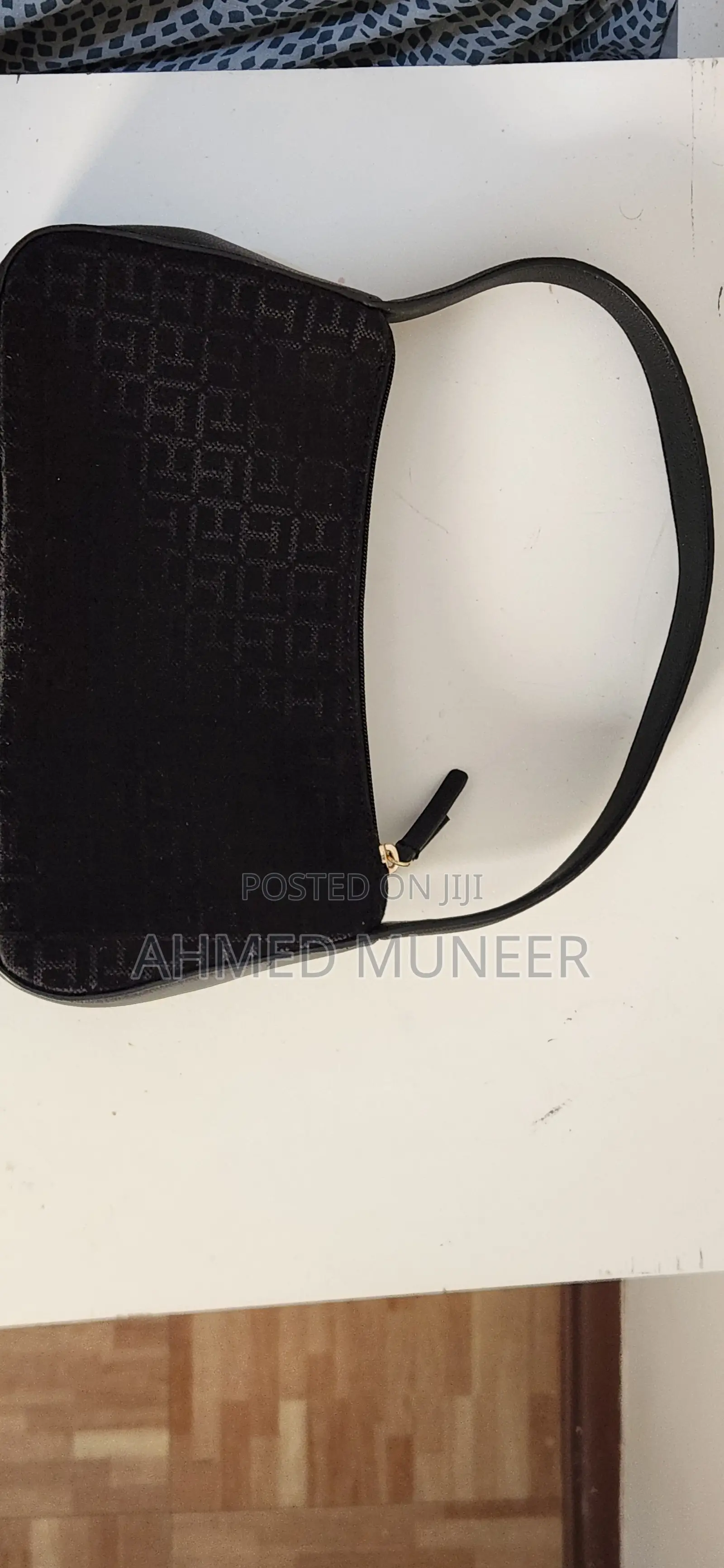 Tommy Hilfiger Jacquard Monogram Sholder Bag