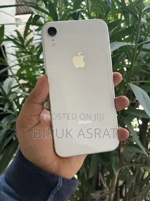 Apple iPhone XR 64 GB White