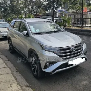 Toyota Rush 2021 Silver