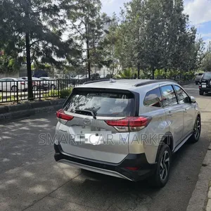 Toyota Rush 2021 Silver