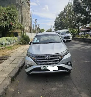 Toyota Rush 2021 Silver