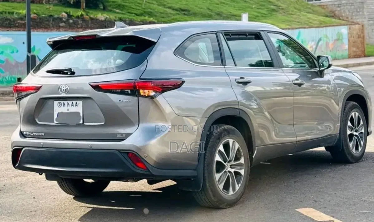 New Toyota Highlander Limited 2025 Gray