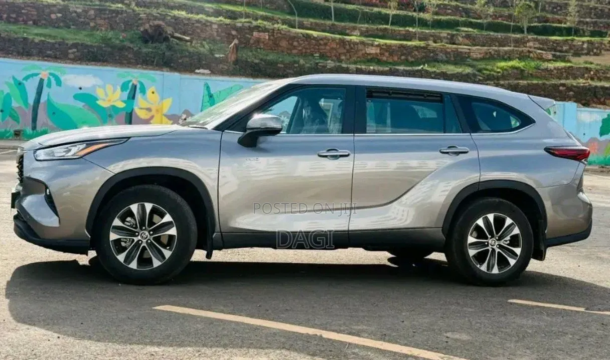 New Toyota Highlander Limited 2025 Gray