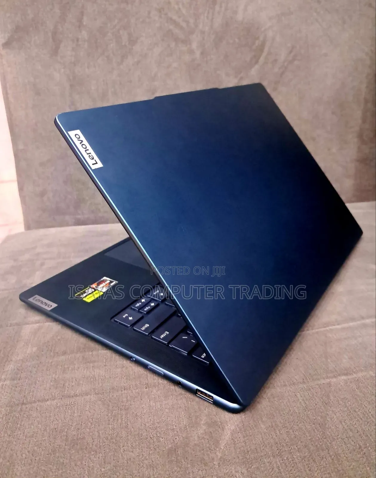 New Laptop Lenovo Legion Pro 7 16GB AMD Ryzen 7 SSD 512GB