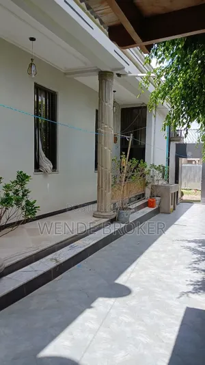 Furnished 6bdrm House in ዱከም ከተማ, Oromia-Finfinne for sale