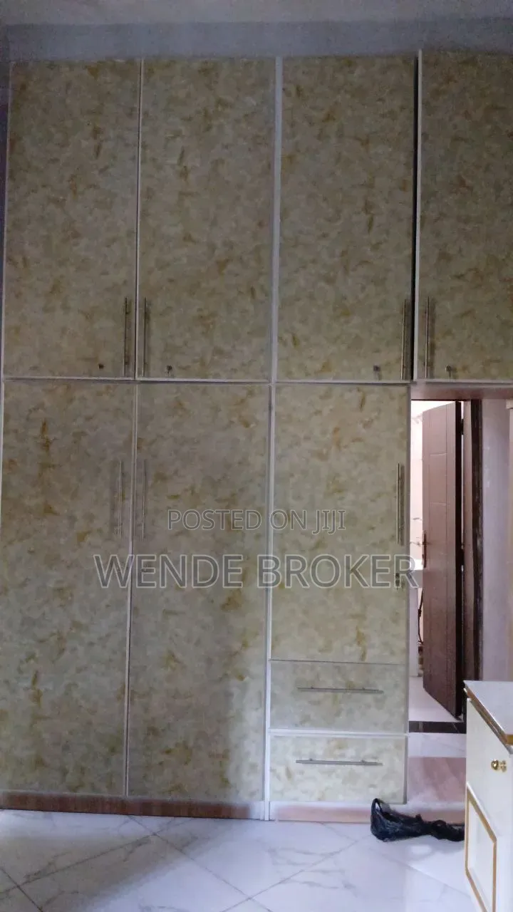 Furnished 6bdrm House in ዱከም ከተማ, Oromia-Finfinne for sale