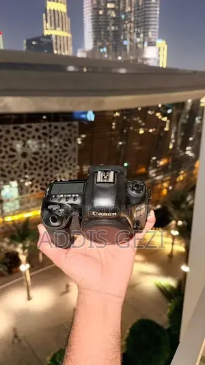 Canon Eos 5d Mark Iv DSLR