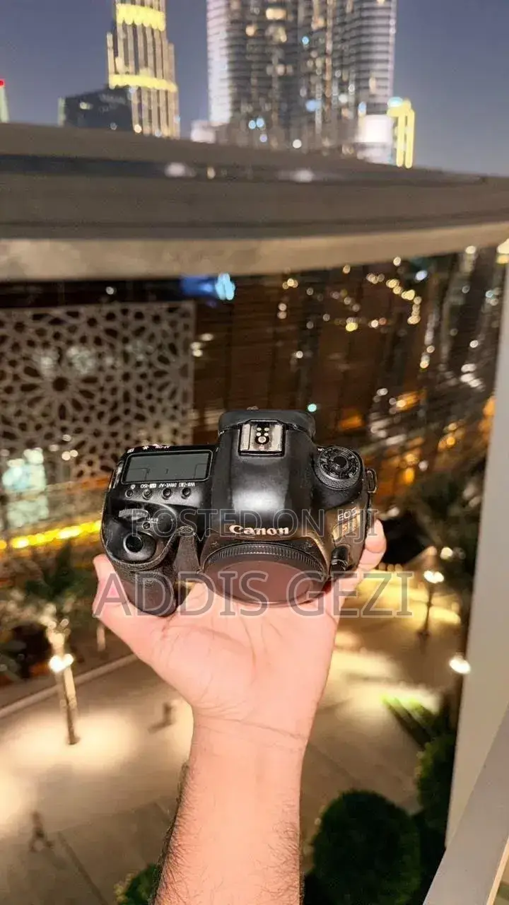 Canon Eos 5d Mark Iv DSLR