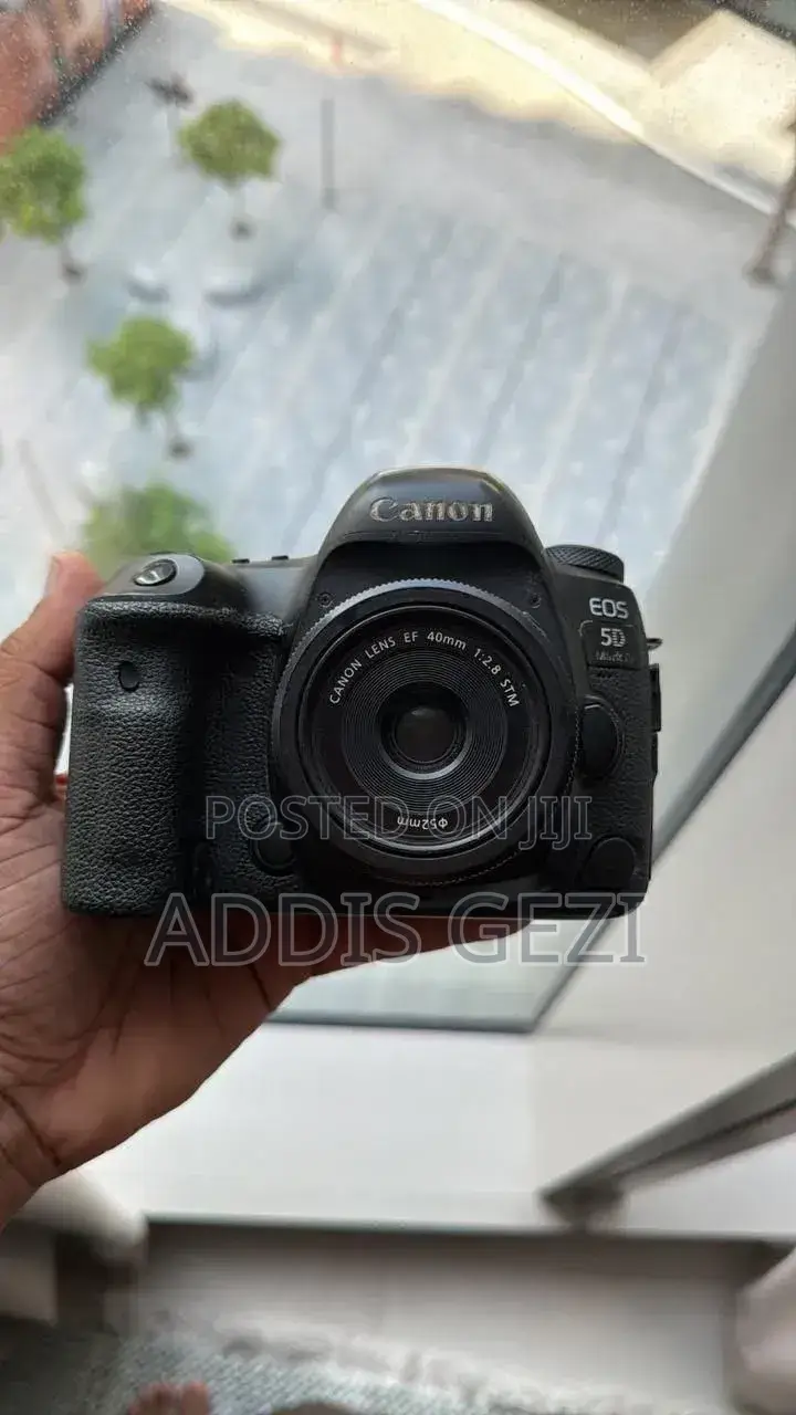 Canon Eos 5d Mark Iv DSLR
