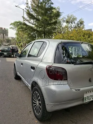 Toyota Vitz 1.0 FWD 3dr 2001 Silver