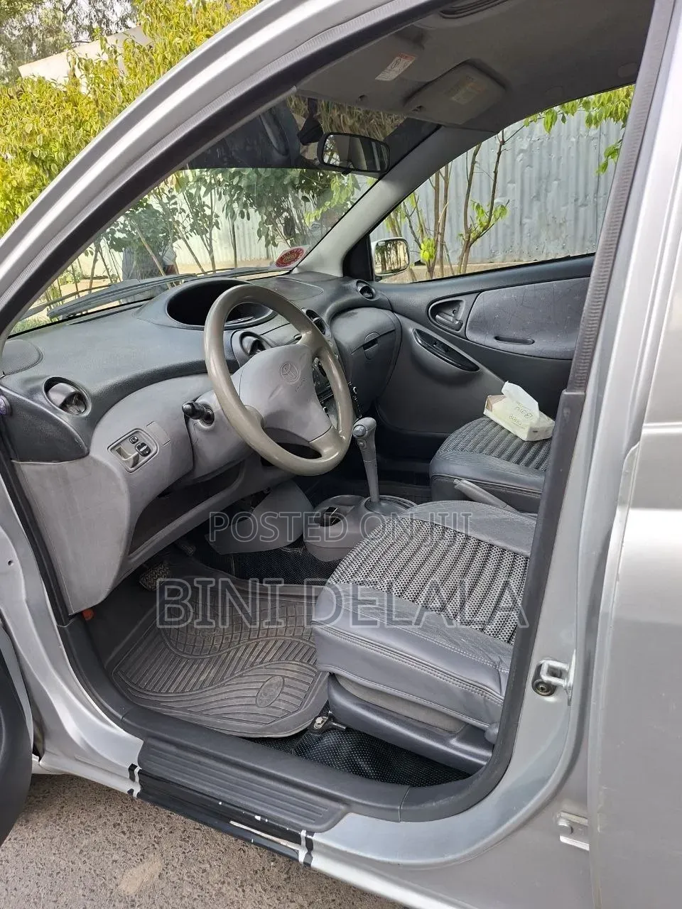 Toyota Vitz 1.0 FWD 3dr 2001 Silver