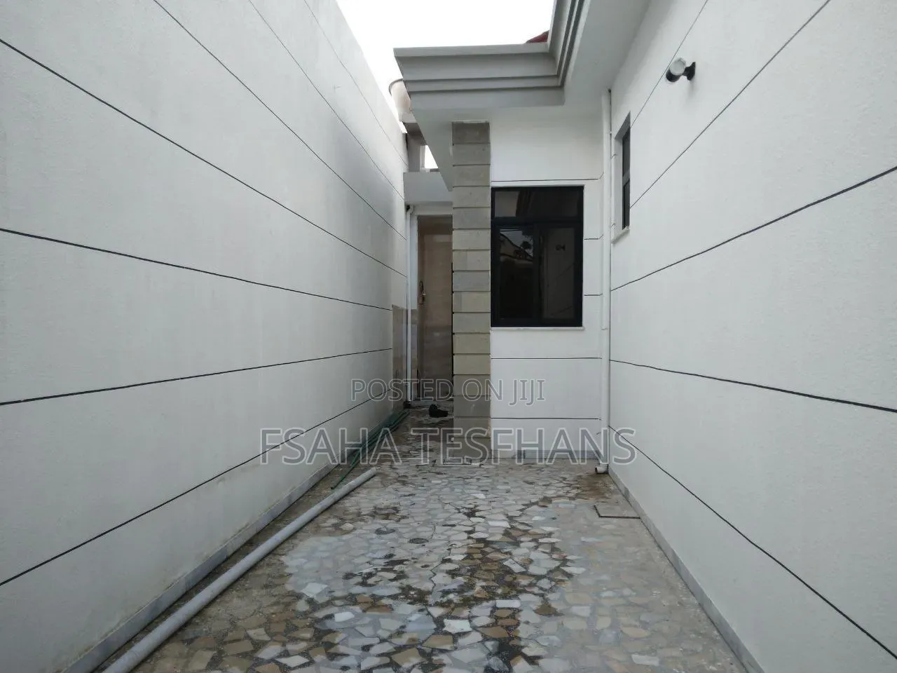 5bdrm House in Villa House, Yeka for rent