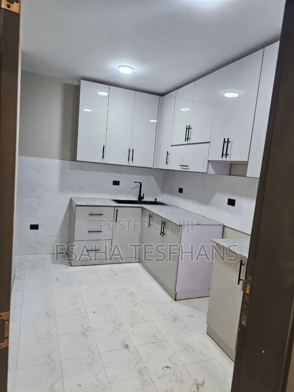 5bdrm House in Villa House, Yeka for rent