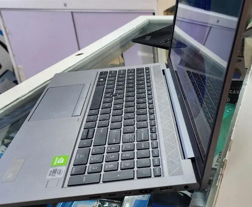 New Laptop HP ZBook 14 16GB Intel Core i7 SSD 512GB