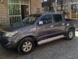 Toyota Hilux 2014 Brown