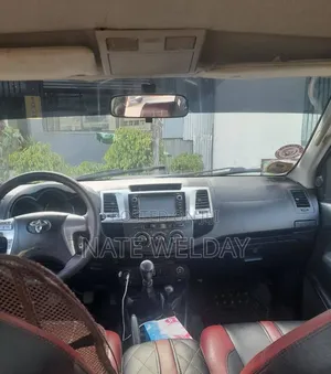 Toyota Hilux 2014 Brown