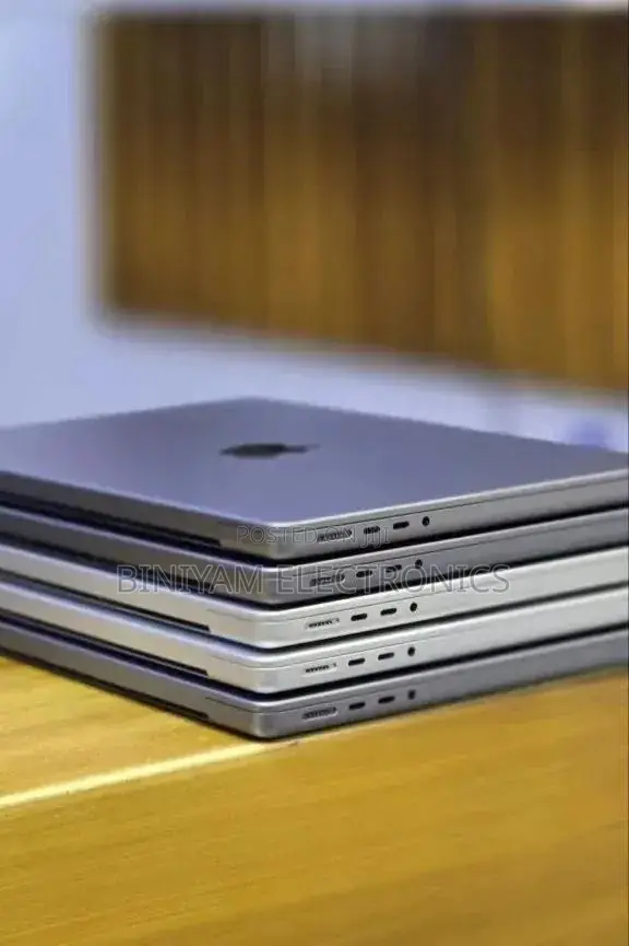 New Laptop Apple MacBook Pro 2021 M1 16GB Apple M1 Pro SSD 512GB