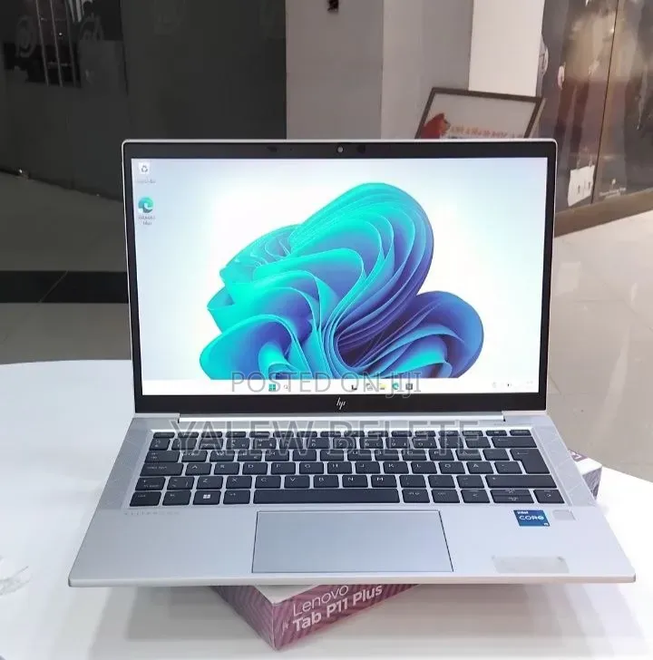 New Laptop HP EliteBook 830 G8 16GB Intel Core i5 SSD 512GB