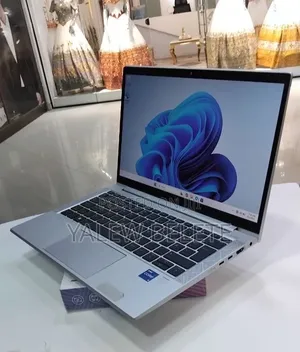 New Laptop HP EliteBook 830 G8 16GB Intel Core i5 SSD 512GB