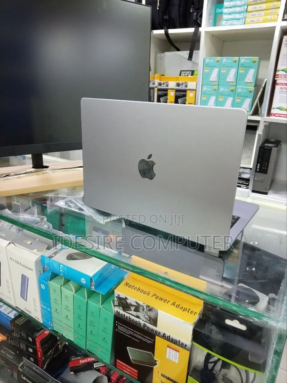 Laptop Apple MacBook 16GB Apple M1 Pro SSD 512GB