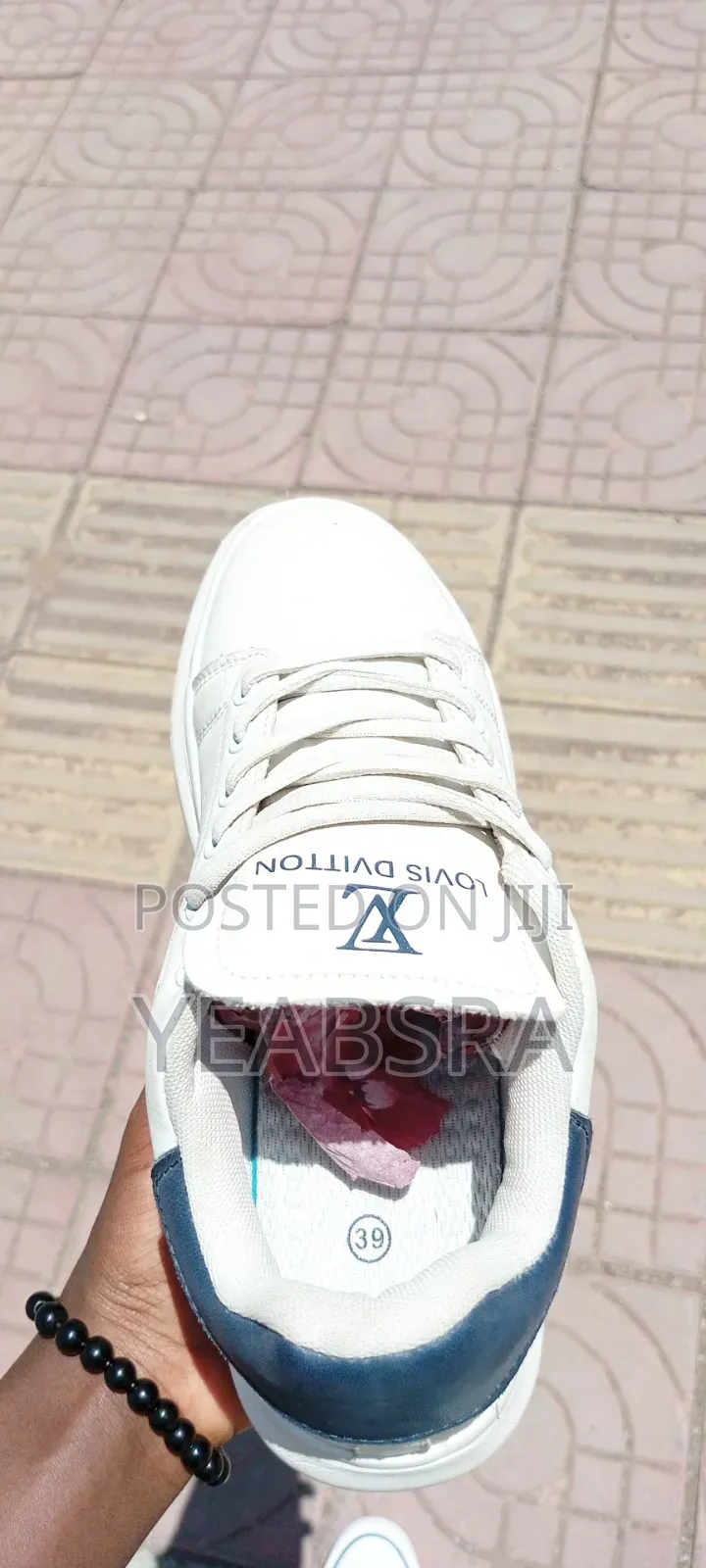 Sneaker - Shoes