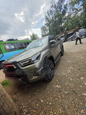 Toyota Hilux 2022 Gray