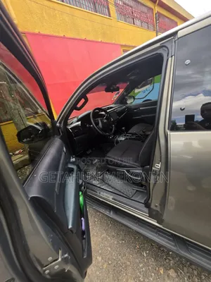 Toyota Hilux 2022 Gray