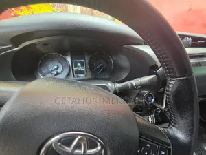 Toyota Hilux 2022 Gray