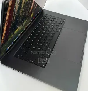 New Laptop Apple MacBook Pro 2024 M3 18GB Apple M3 Pro SSD 512GB