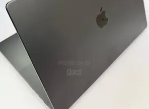 New Laptop Apple MacBook Pro 2024 M3 18GB Apple M3 Pro SSD 512GB